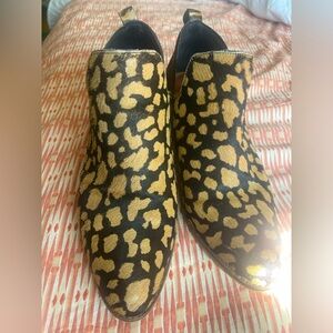 IState faux hair animal print booties 9.5 womens